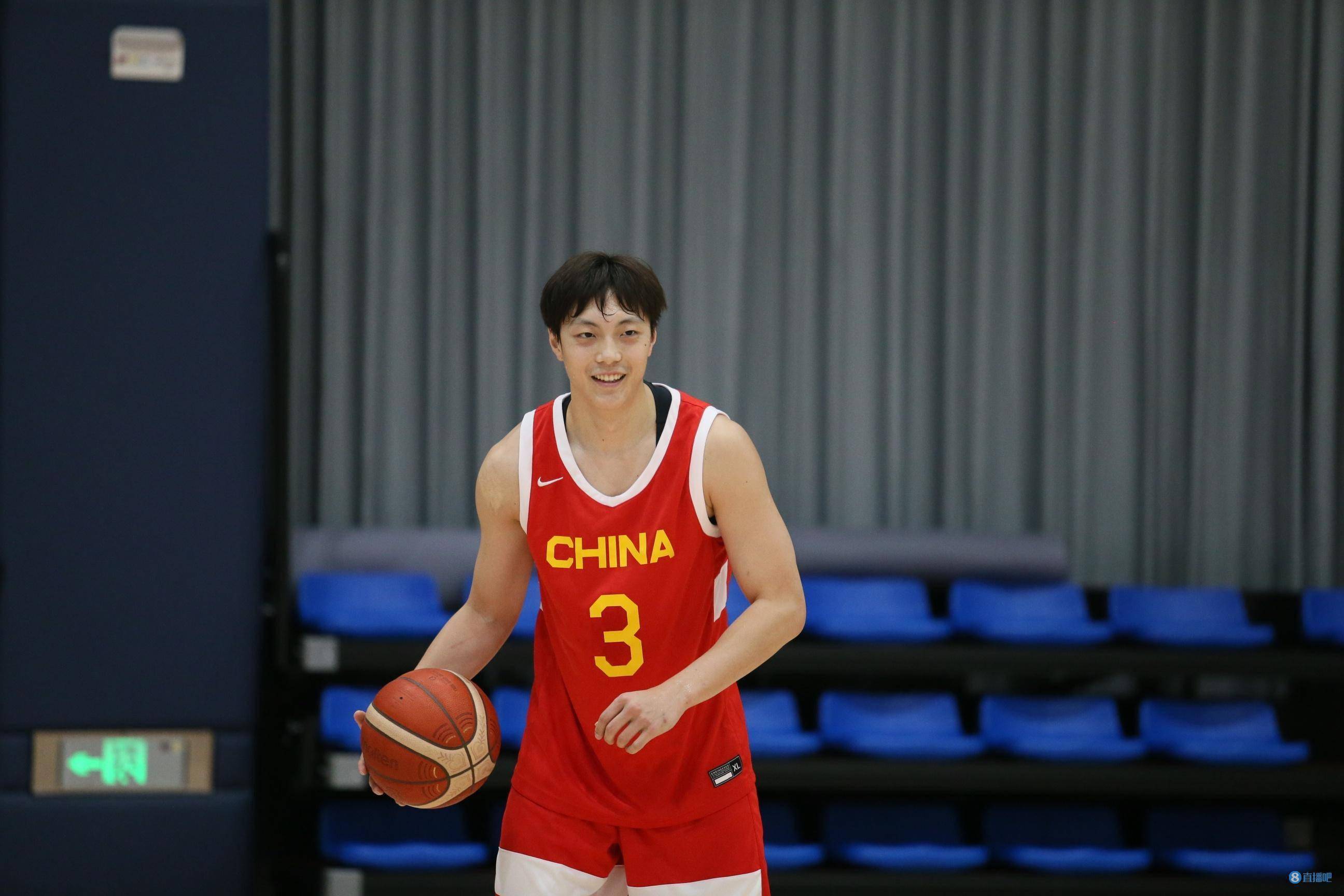 开云娱乐- 赛地聚焦：德国杯清晨热度飙升，深圳男篮远射贴柱，球迷炸锅，控场能力受关注