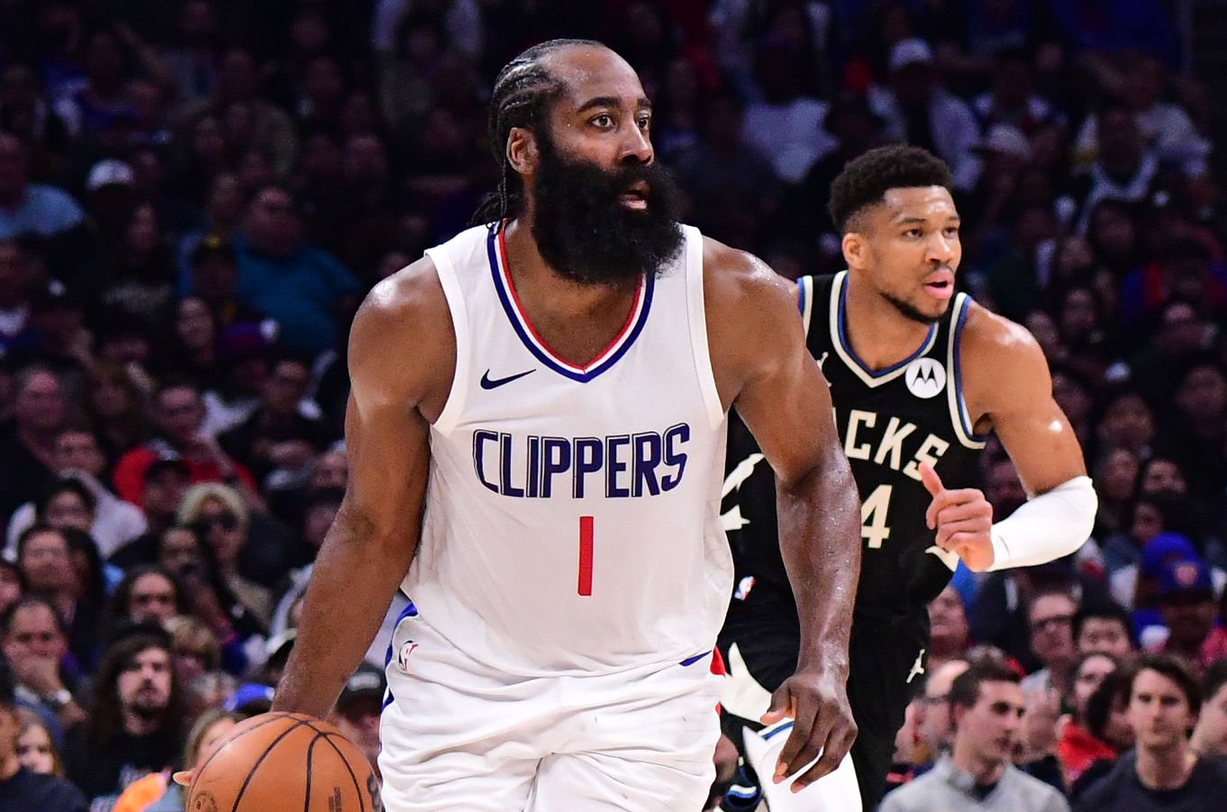 里程碑夜马赛远射贴柱，NBA常规赛今夜刷纪录，震撼外界，医务组通报恢复的简单介绍